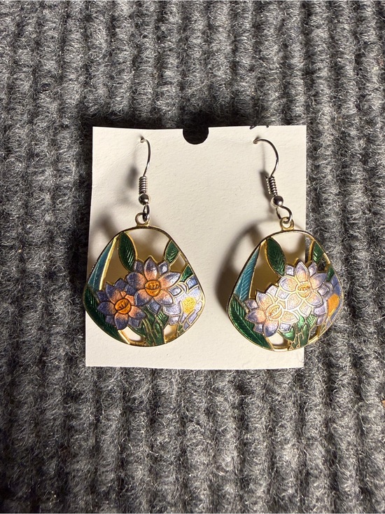 Source Unknown Jewelry - Vintage Gold Tone Cloisonné Enamel Floral Dangle Earrings Daffodil Lily Purple